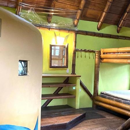 El Bochinche Hotell Mompiche Exteriör bild