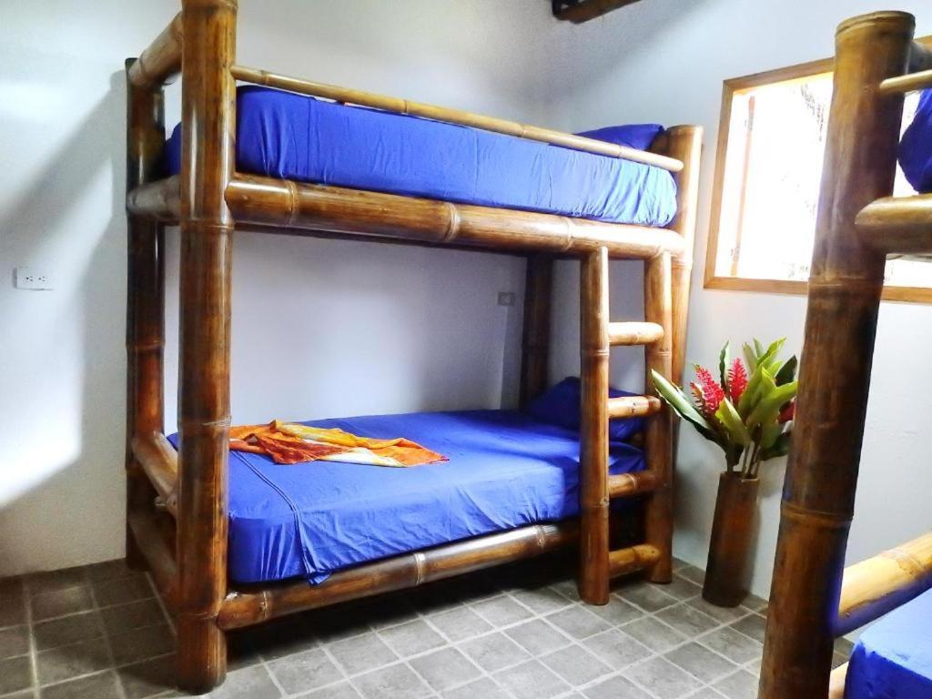 El Bochinche Hotell Mompiche Exteriör bild
