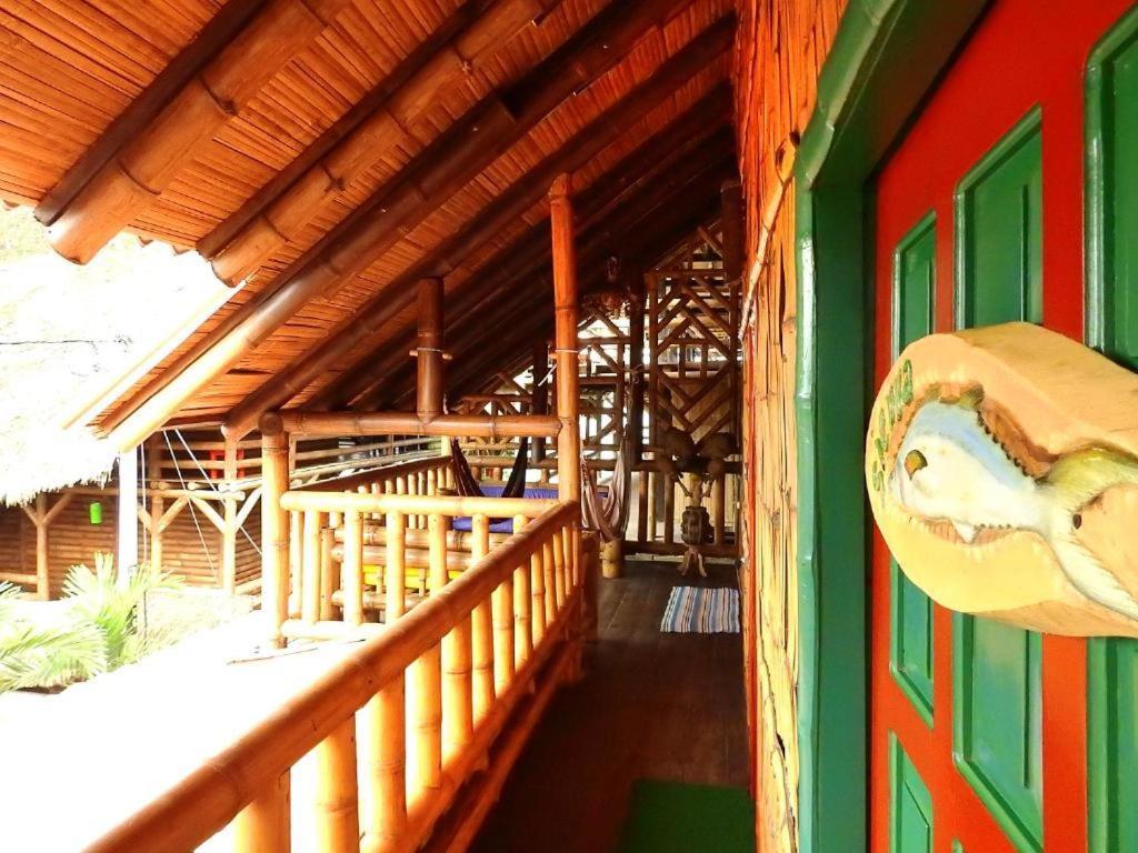 El Bochinche Hotell Mompiche Exteriör bild