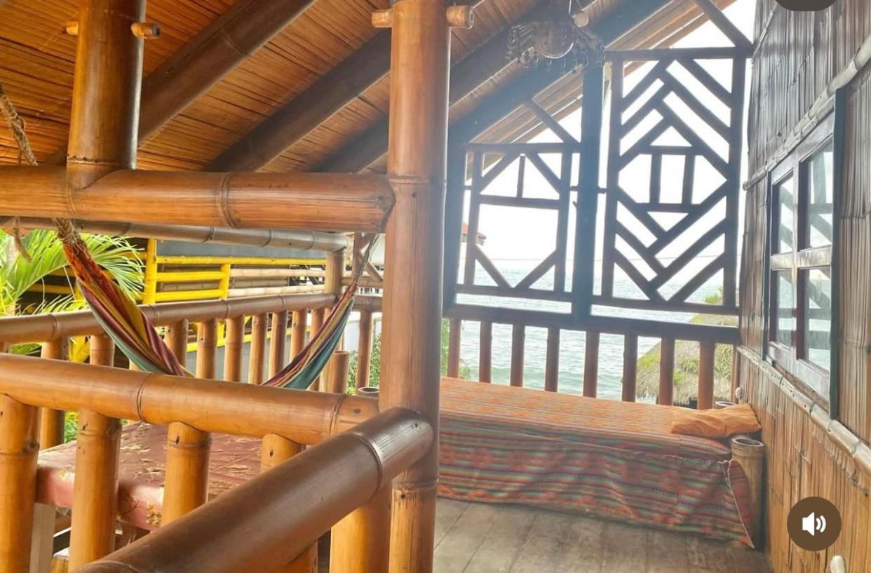 El Bochinche Hotell Mompiche Exteriör bild