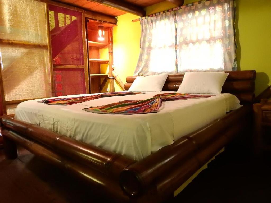 El Bochinche Hotell Mompiche Exteriör bild