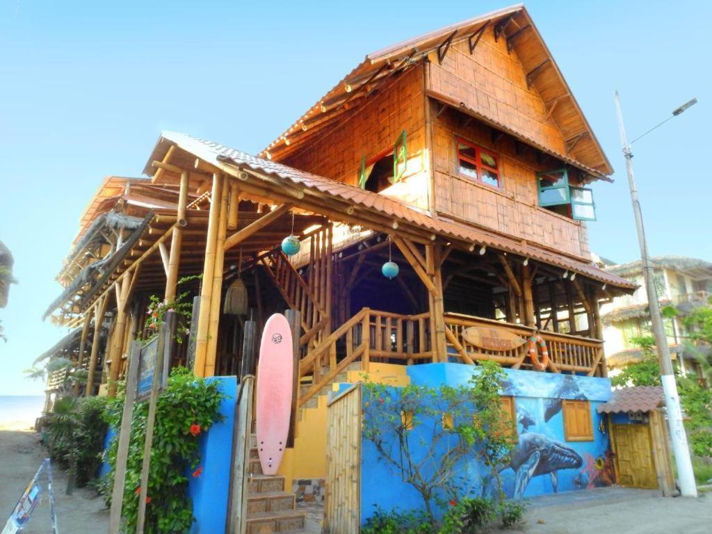 El Bochinche Hotell Mompiche Exteriör bild